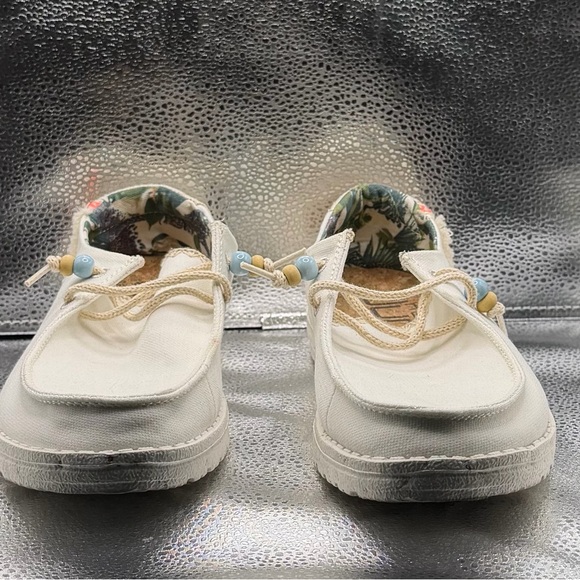 Hey Dude Women's Light Tan Shoes, Wendy Style, size 7 - Picture 3 of 11